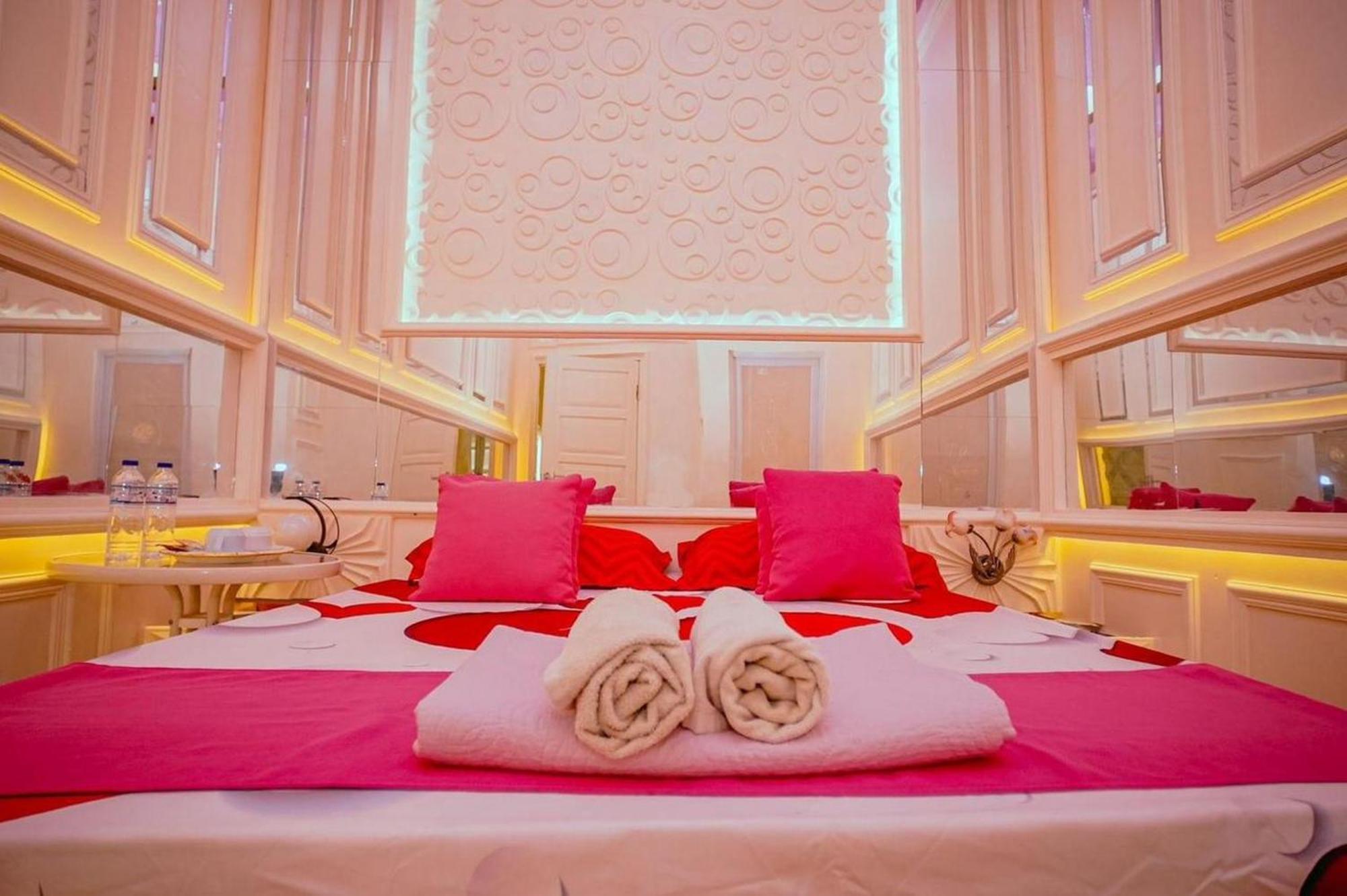 The One Hotel Gorontalo Mitra Reddoorz Telaga Exterior photo